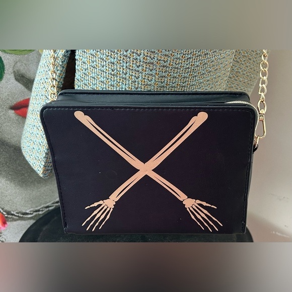 Sorcerer's Cookbook Crossbody Bag. 8" H x 6" W x 2"D Adjustable/detachable strap - Picture 4 of 6